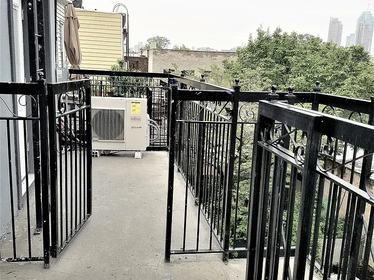 344 McGuinness Blvd #2B — Photo 1