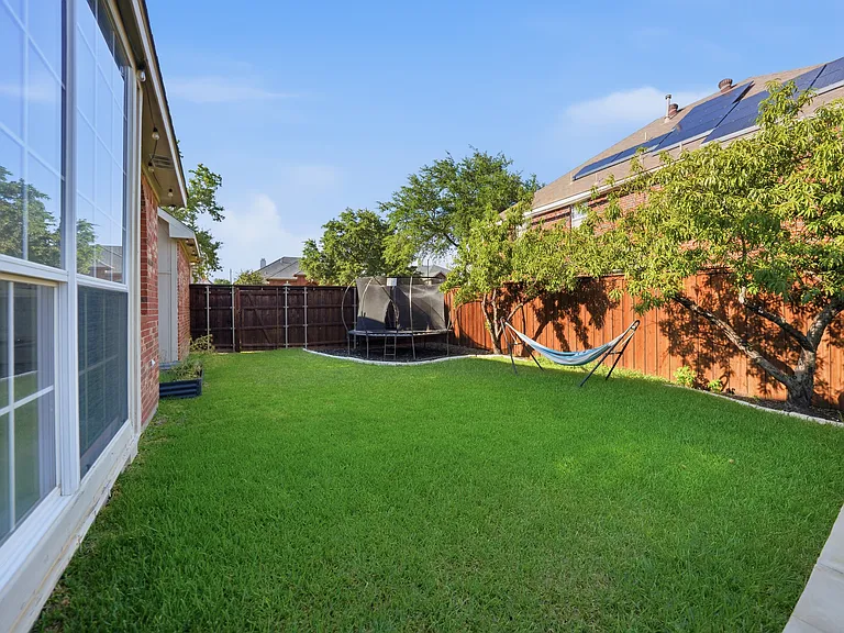 2416 McCarran Dr — Photo 48