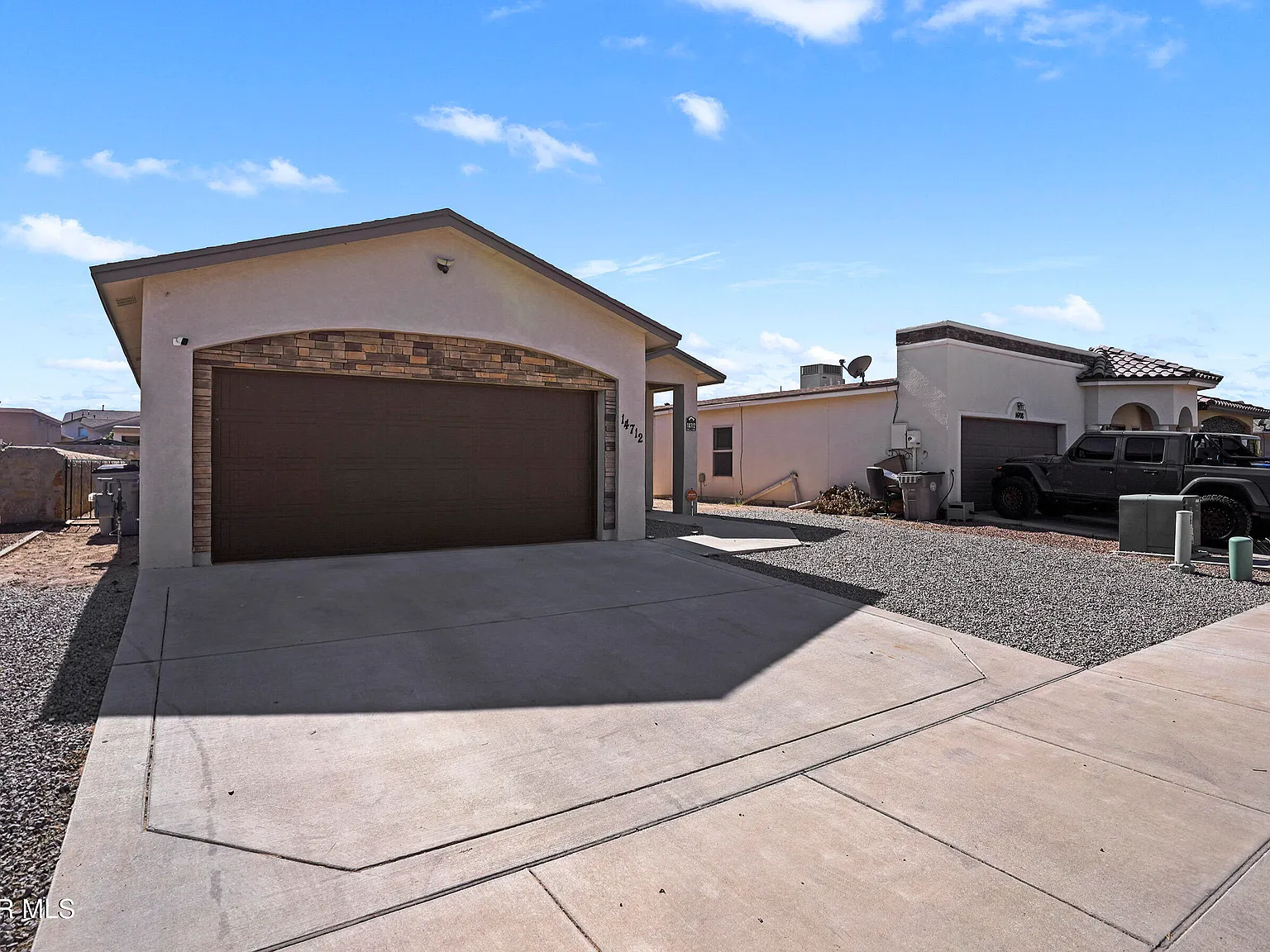 3 bed, 2.0 bath, 1376 sqft, $1,650 — Photo 2