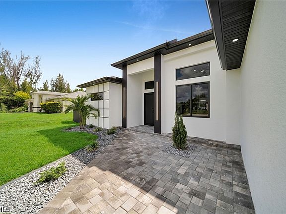 4th image of 849 SW 15th Ave