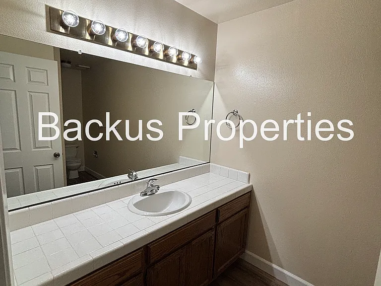1054 Padre Dr #4 — Photo 18