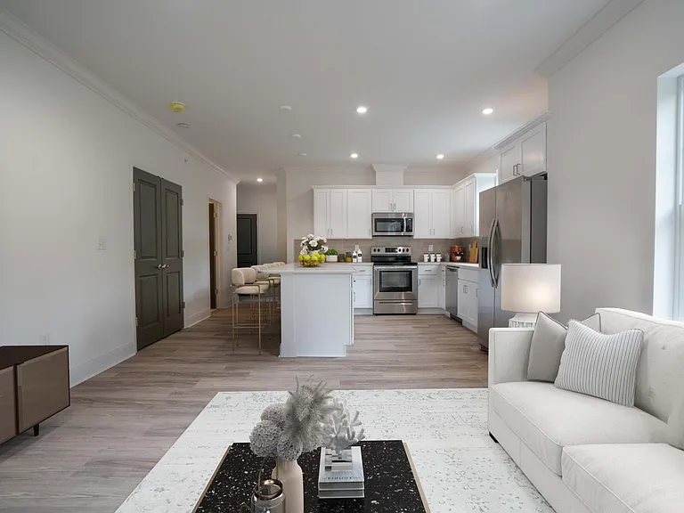 Station Lane Apartments — Photo 2