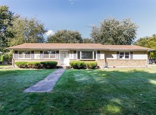 2011 Bryn Mawr Dr, Aurora, IL 60506