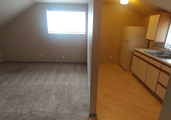 4th image of 719 1/2 Terry Ave #2