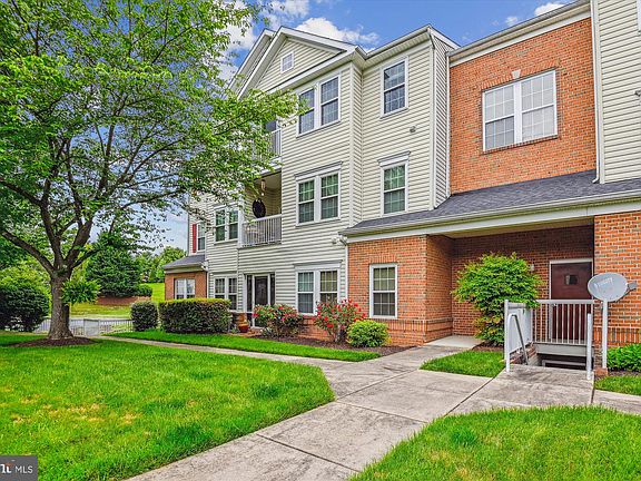 4th image of 303 Willrich Cir #303L
