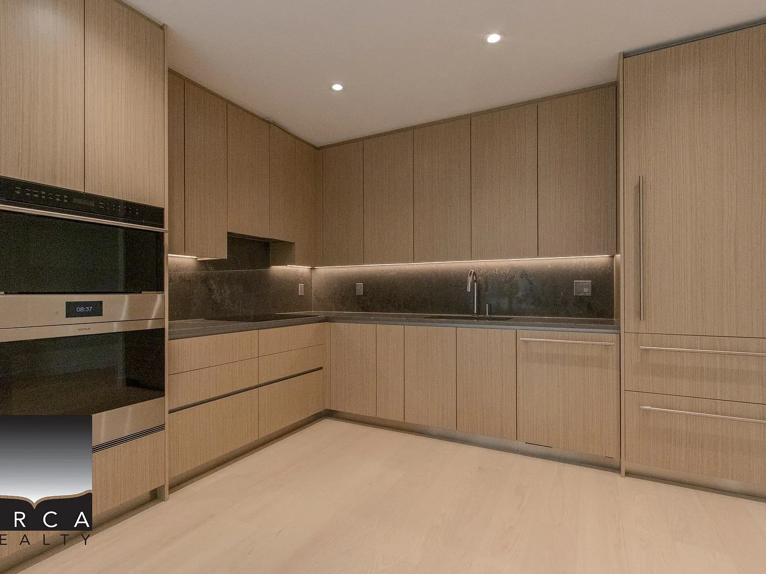 2 bed, 883 sqft, $4,200 — Photo 4