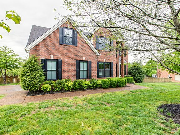3rd image of 304 Dandridge Dr