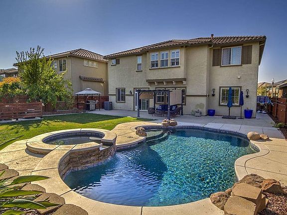3rd image of 2723 Pennefeather Ln