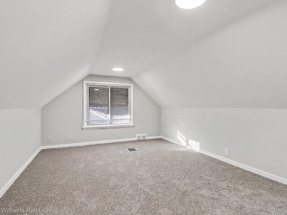 19396 Elkhart St, photo 9