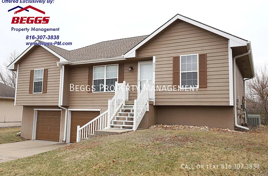 4 bed, 2.5 bath, 1585 sqft, $2,125 — Photo 1