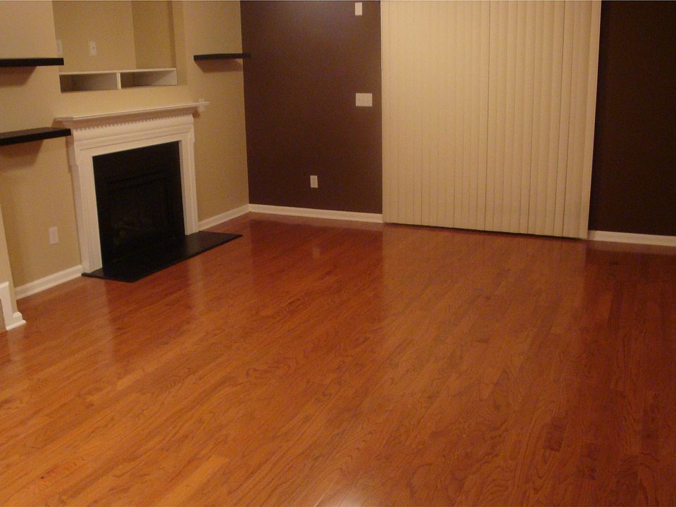 2nd image of 902 Hadel Pl