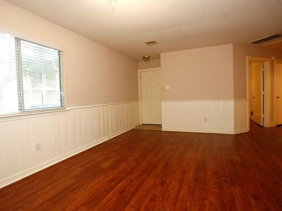 3rd image of 3927 Federal Ln