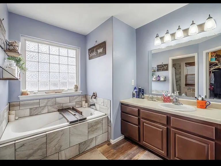 3060 Joel Ct — Photo 16
