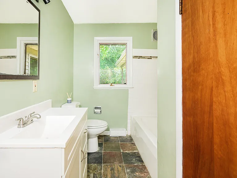 117 N Hillsdale Dr — Photo 27
