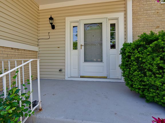 2nd image of 40 Monterey Dr