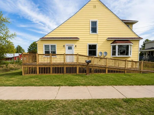 1 Collins St, Chateaugay, NY 12920