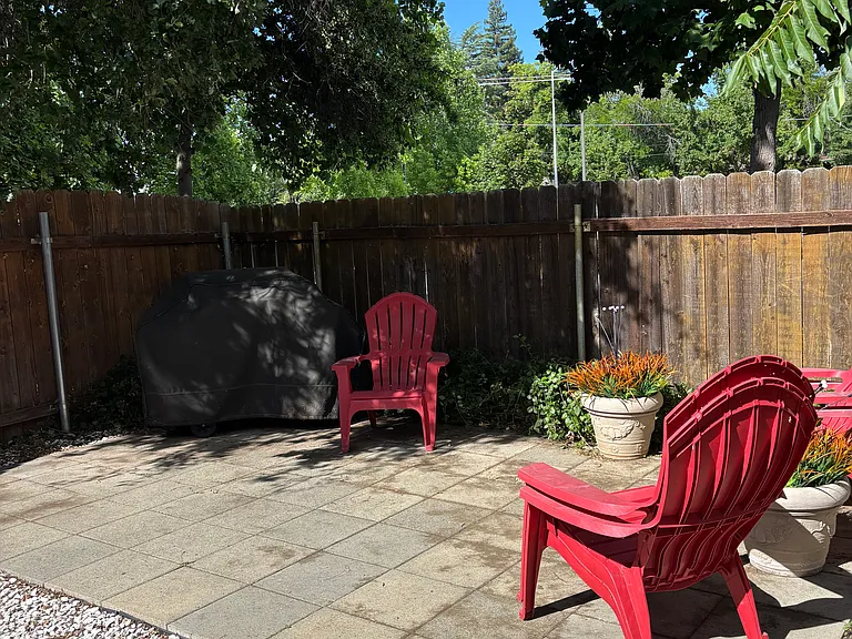1051 Eureka Way #3 — Photo 9
