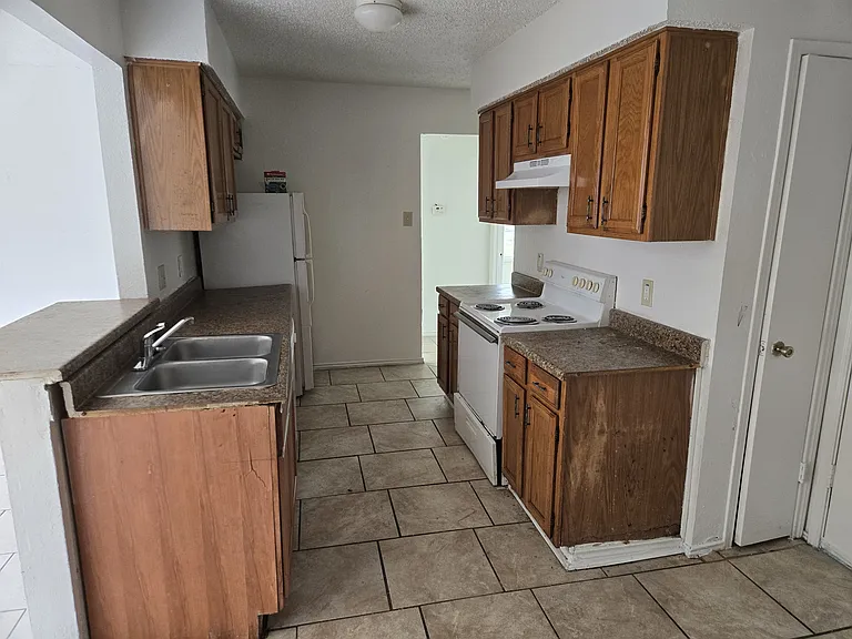 2630 Cottonwood Mnr #2630 — Photo 4
