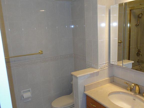 5th image of 13532 Coolidge Ave APT 6D