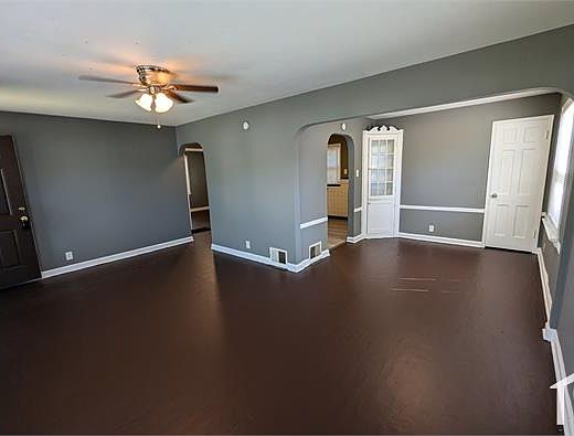 3rd image of 6300 Everett Dr