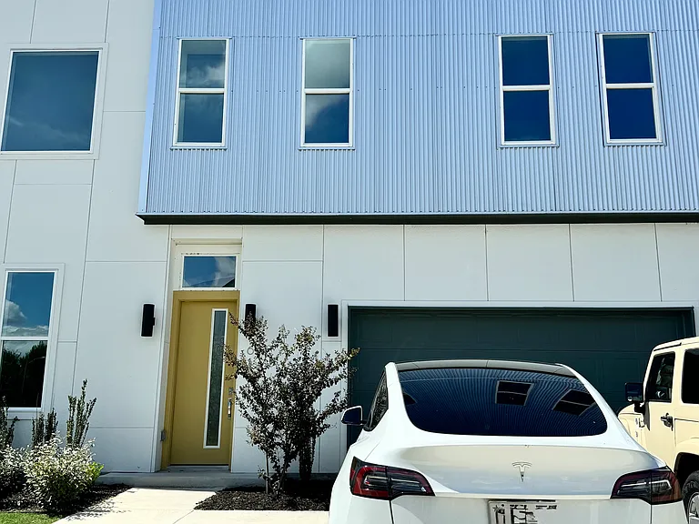 6104 Sendero Hills Pkwy — Photo 1