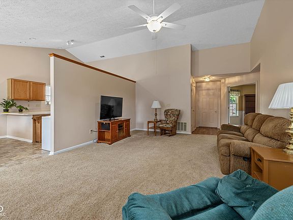 5th image of 8011 Southern Springs Blvd