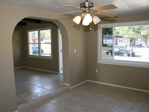 4th image of 7513 Carolton Cir