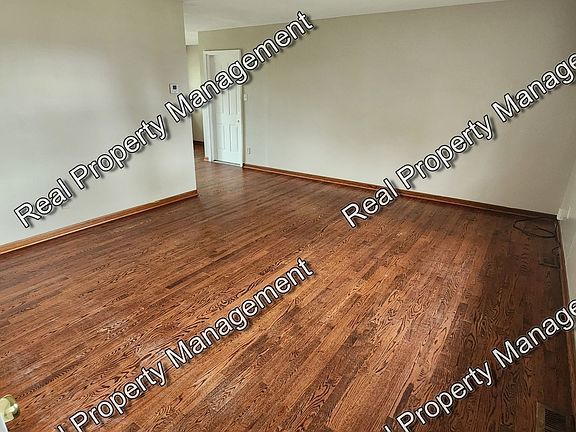 2nd image of 2915 W 78th Pl