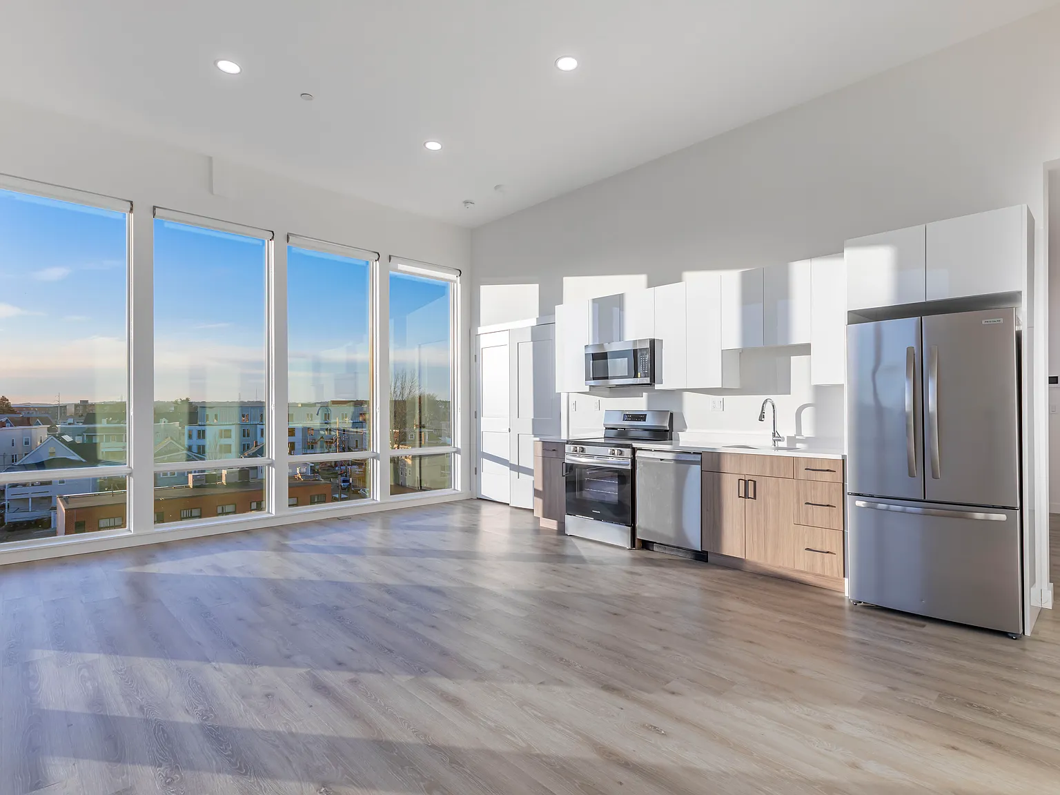 Skyline Apartments — Photo 3