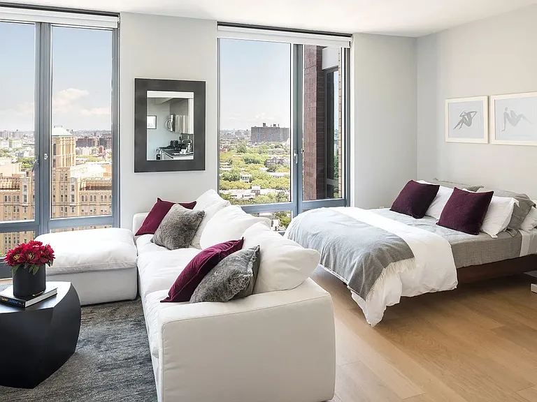 250 Ashland Pl #24B — Photo 1