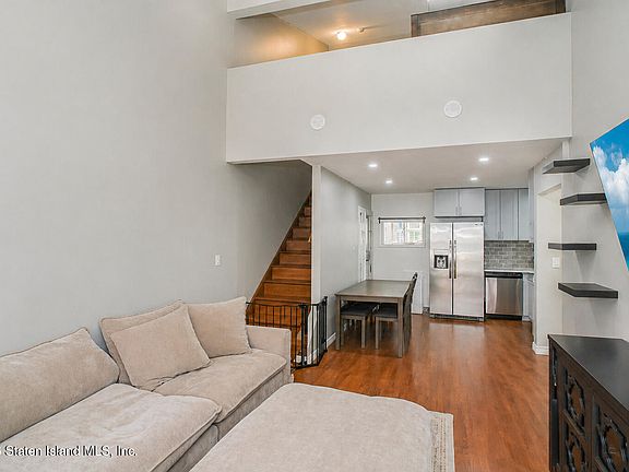 4th image of 3146 Morley Ave #B