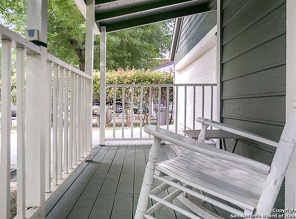 3rd image of 4006 Sun Harbour Dr