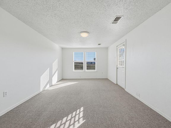 4th image of 2511 S Market St