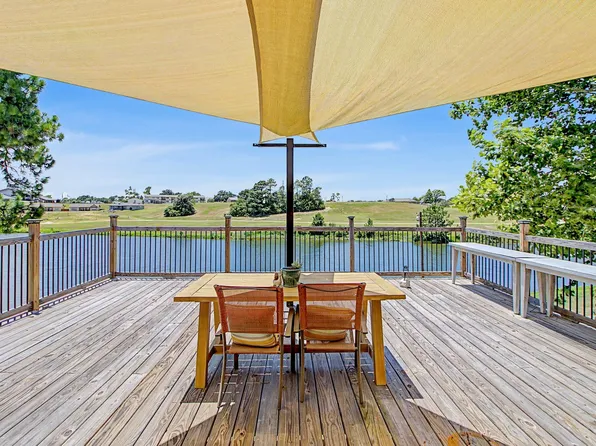 17 Lakeview Dr, Hilltop Lakes, TX 77871