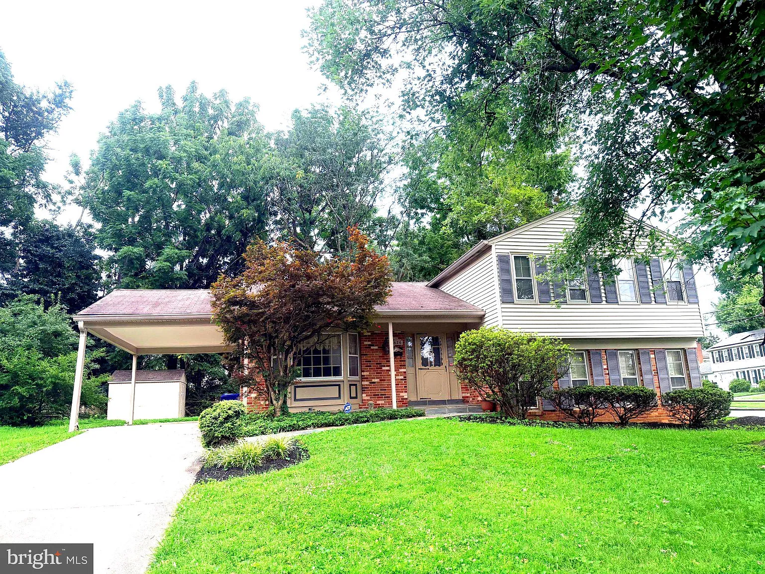 5 bed, 3.0 bath, 2298 sqft, $4,300 — Photo 1