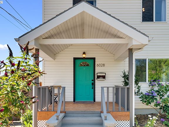 2nd image of 6028 SE Gladstone St