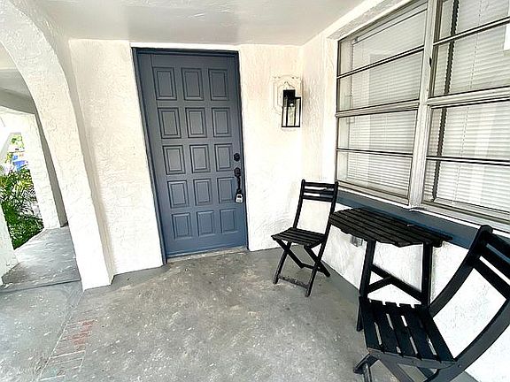 5th image of 3620 E Grove St