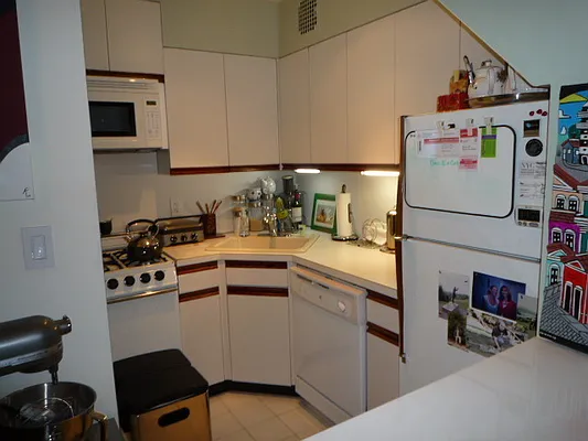 Rented by Prospect Equities Real Estate Corp | media 22