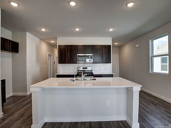 3rd image of 5714 Topaz Way