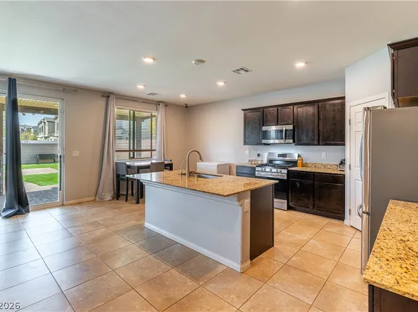 7255 Dazzle Point St, North Las Vegas, NV 89084