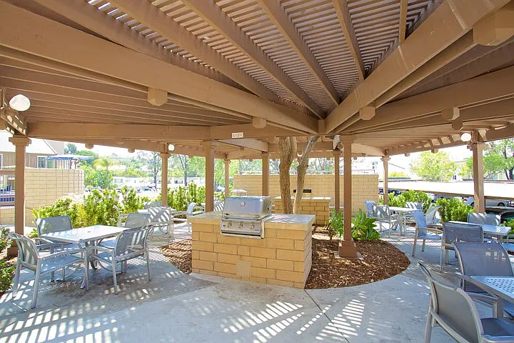 Pacific Bay Club Apartments — Photo 9