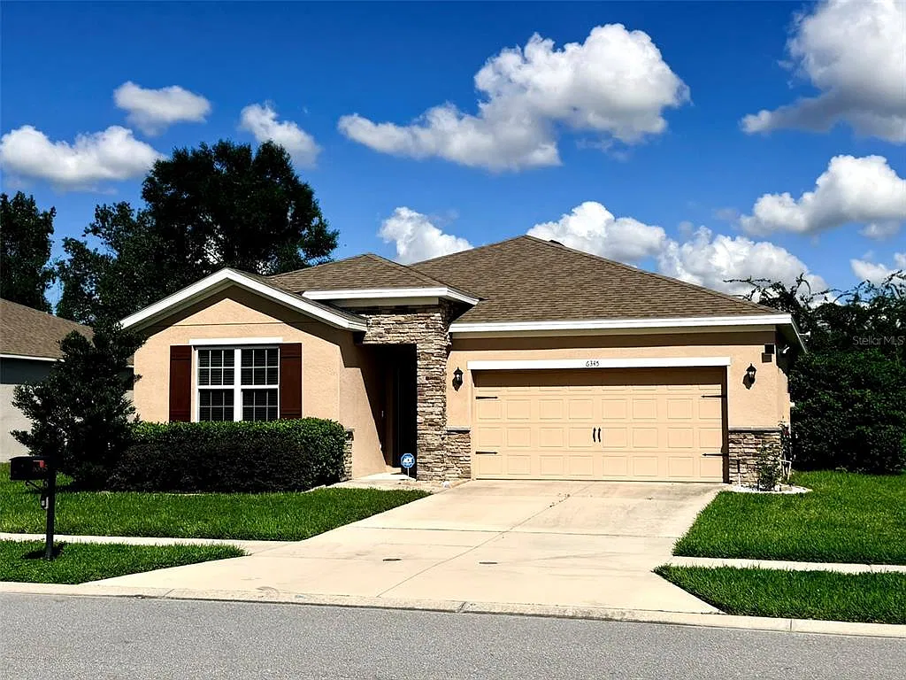 3 bed, 2.0 bath, 1813 sqft, $2,149 — Photo 3