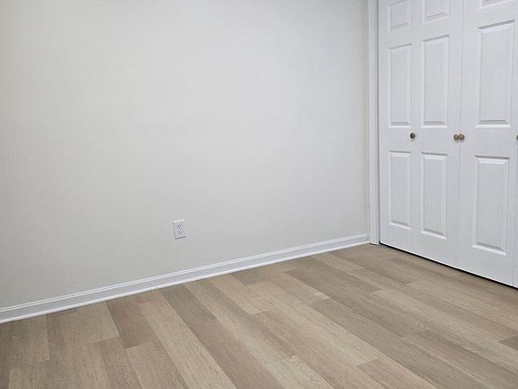 3rd image of 15431 Baileys Ln Basement 2