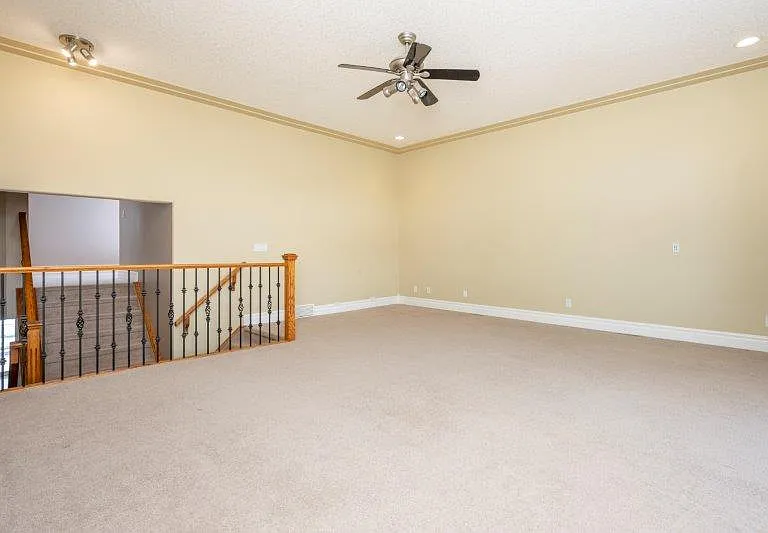 61 Simcrest Grv SW — Photo 32