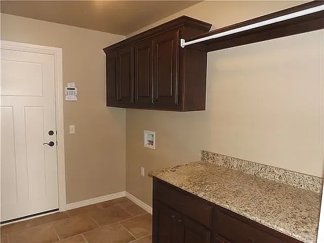 6532 Bent Wood Dr — Photo 10