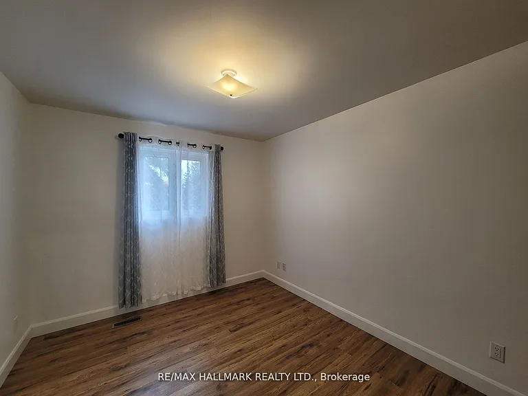 23 Ironshield Cres — Photo 10