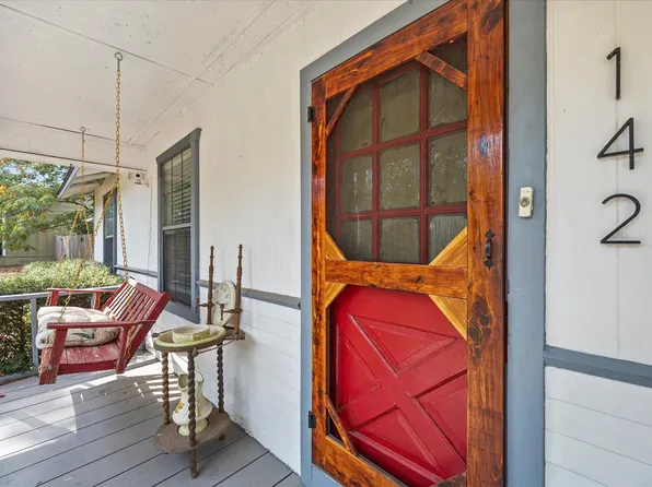 142 Iowa Pl, Van, TX 75790
