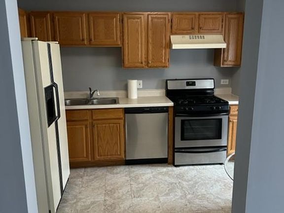 4th image of 70 Larch Ct #Z1