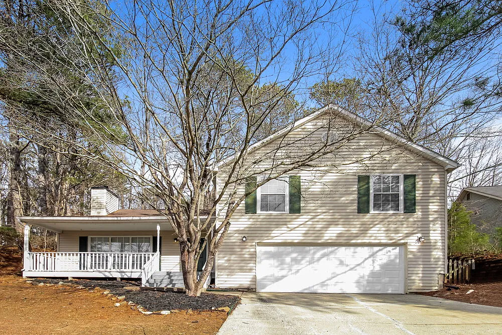 3 bed, 2.0 bath, 1776 sqft, $2,380 — Photo 1