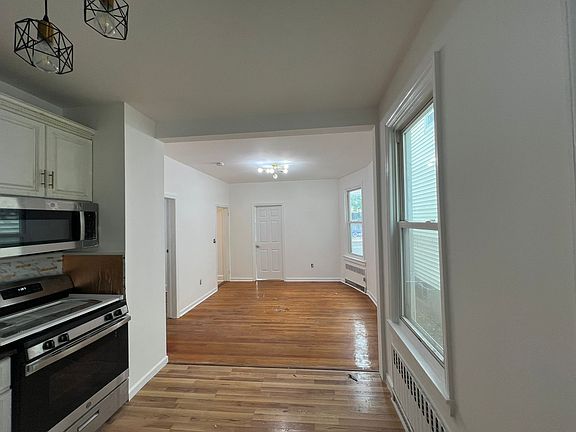 5th image of 22 Harrison Ave Floor 1